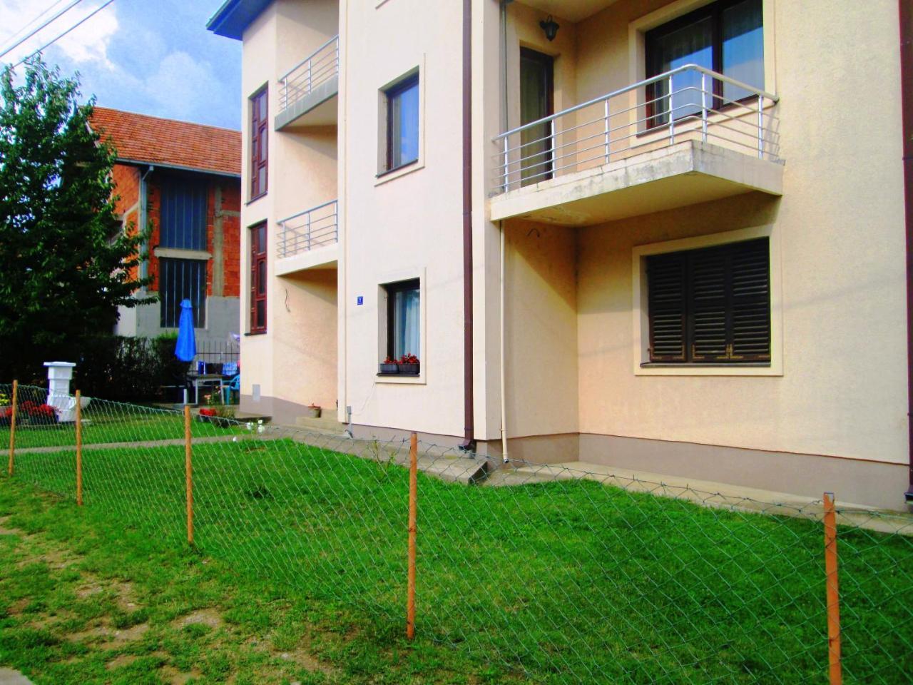 Nis Apartman Экстерьер фото